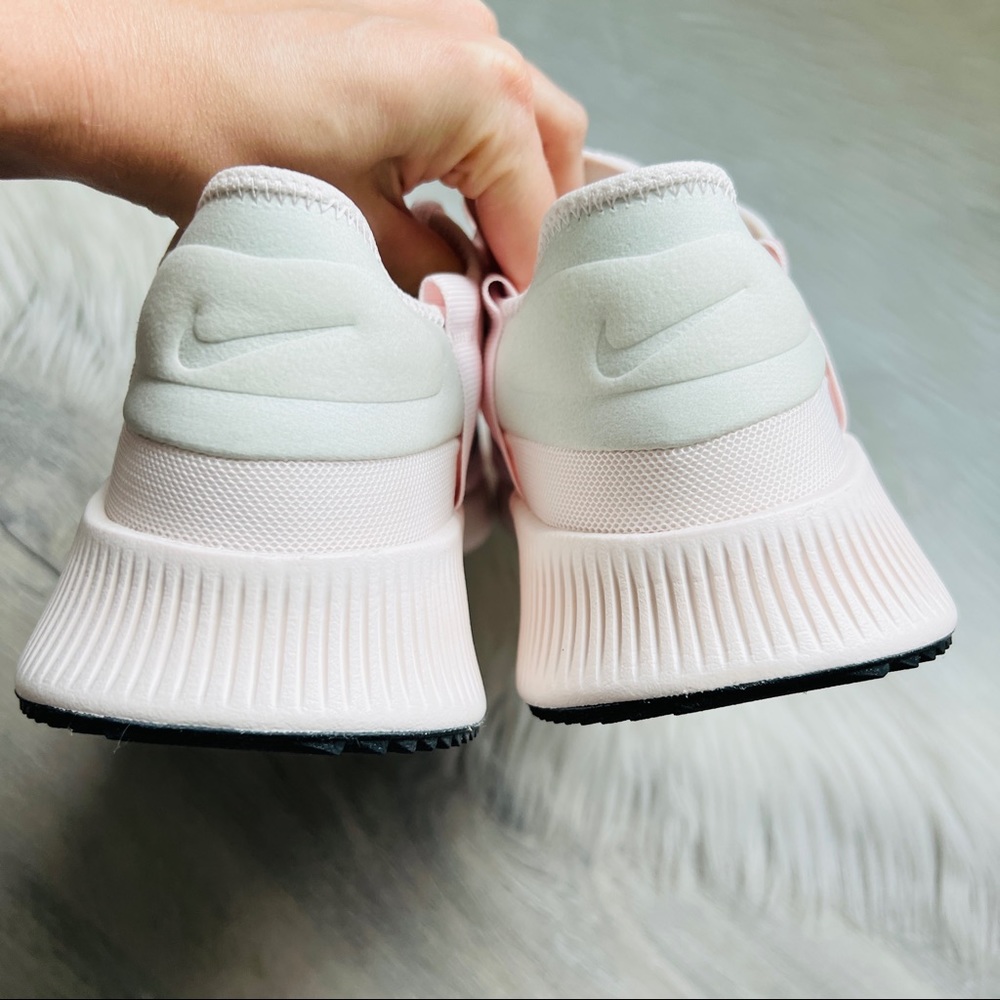 NWT Nike Reposto Women’s Shoes - Picture 8 of 9